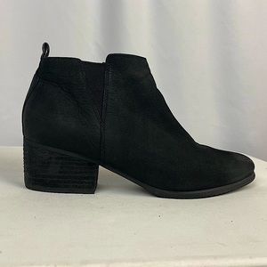 Blondo Ida Black Nubuck Waterproof Booties 8.5